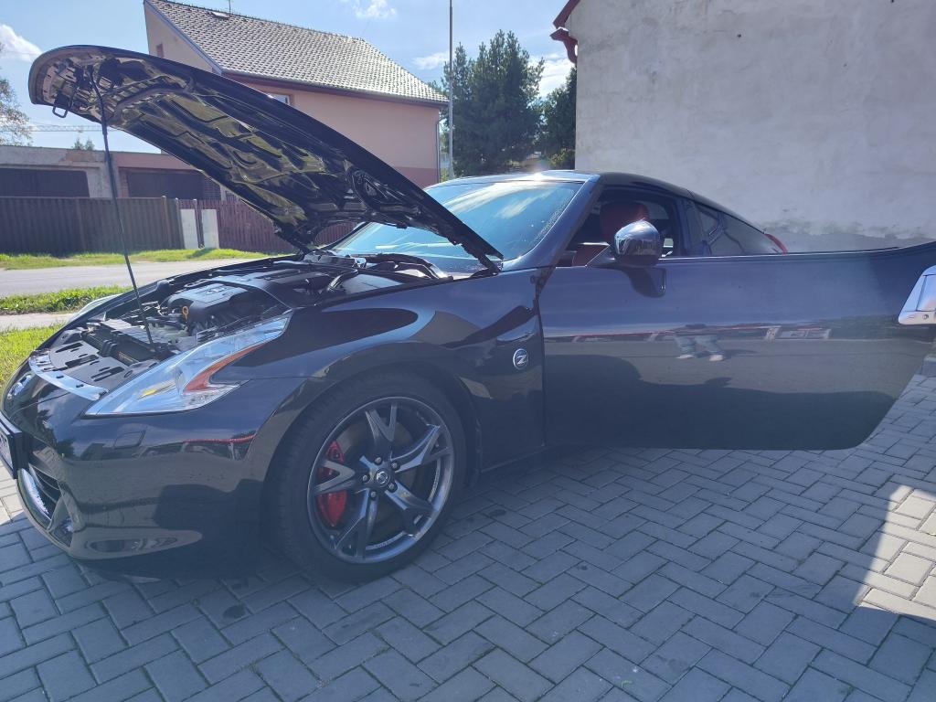 Nissan 370z - 8
