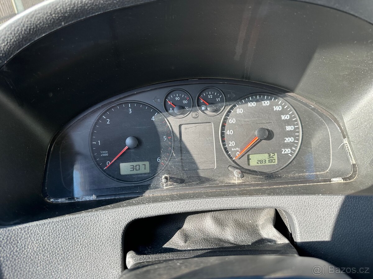 Volkswagen Transporter T5 1.9 TDI - 8