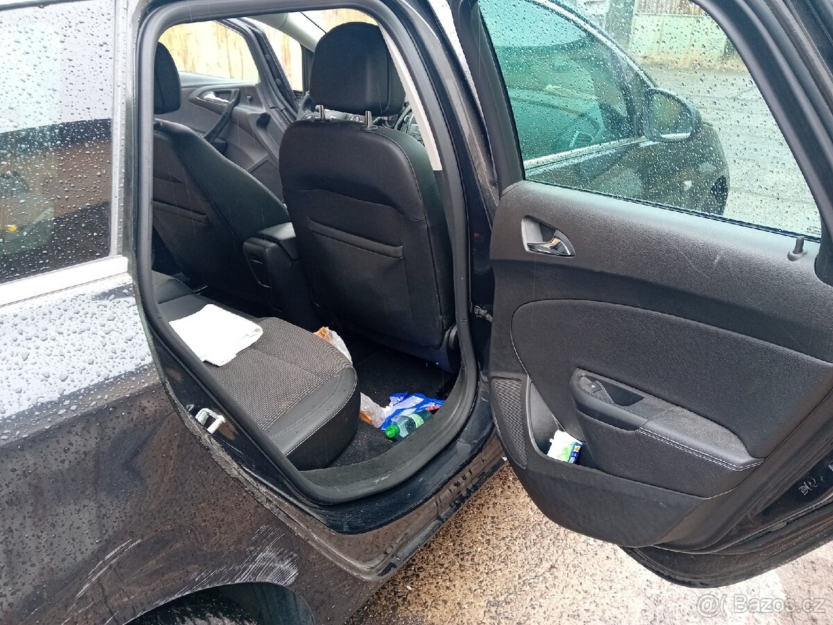 Náhradní díly Opel Astra J r.v.2015 - 8