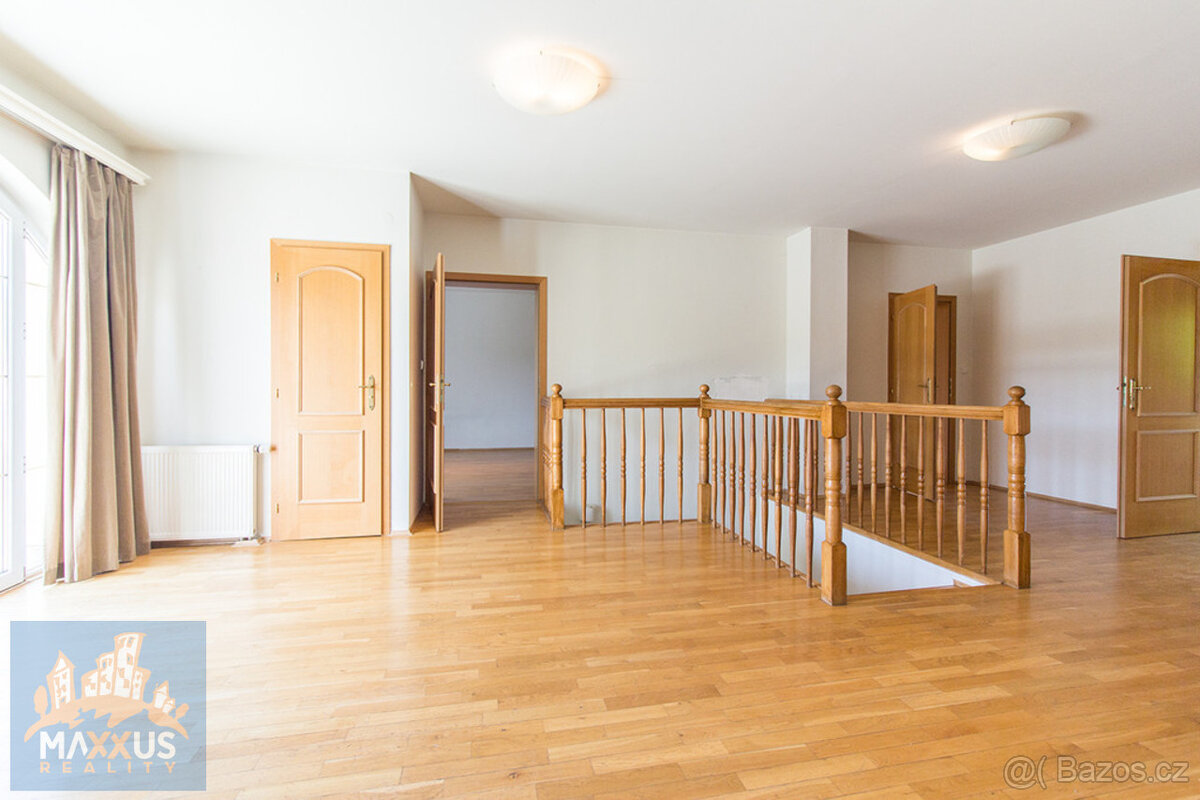 Pronájem luxusního rodinného domu 7+kk (360 m2), Praha 6 - N - 8