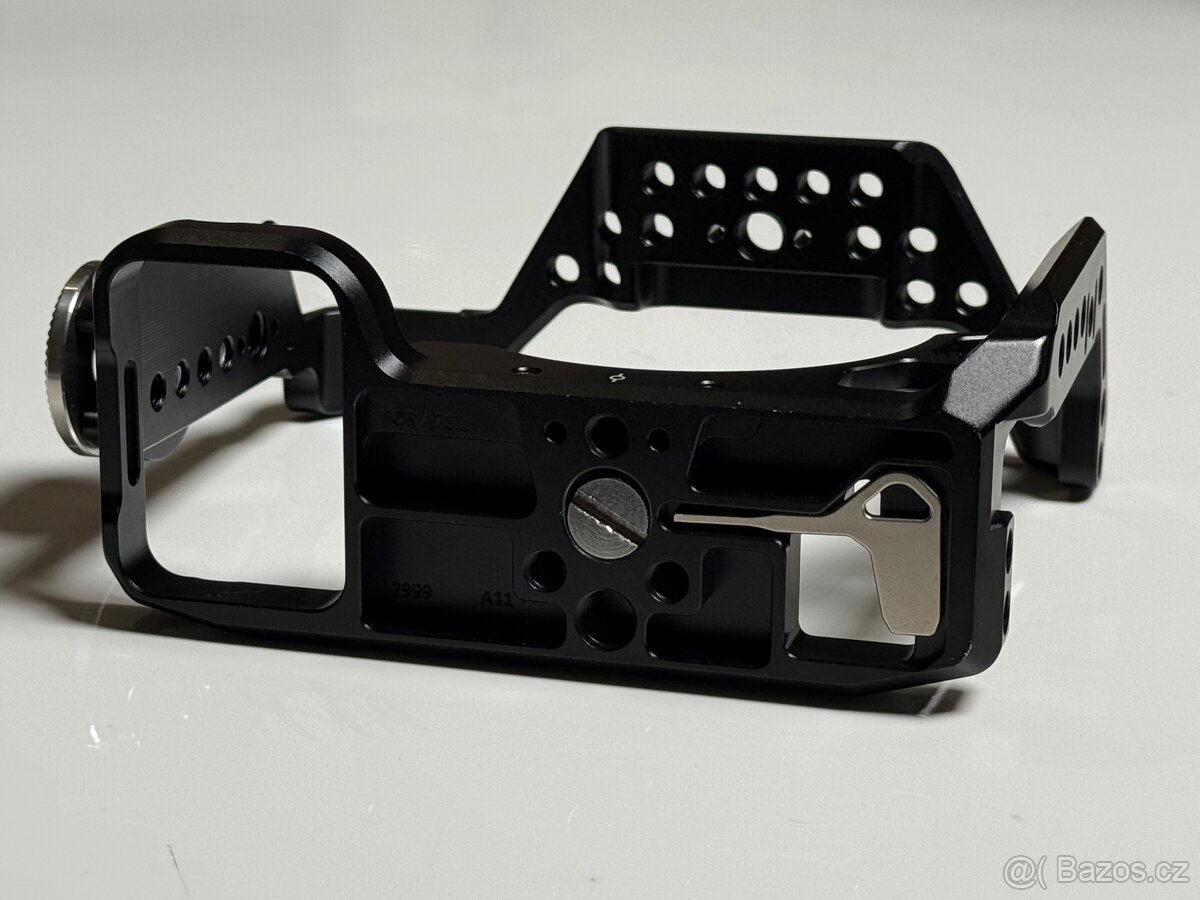 SmallRig hliníková klec pro Sony A7SIII + handle - 8