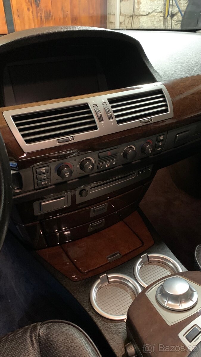 Bmw 7 series E65 - 8