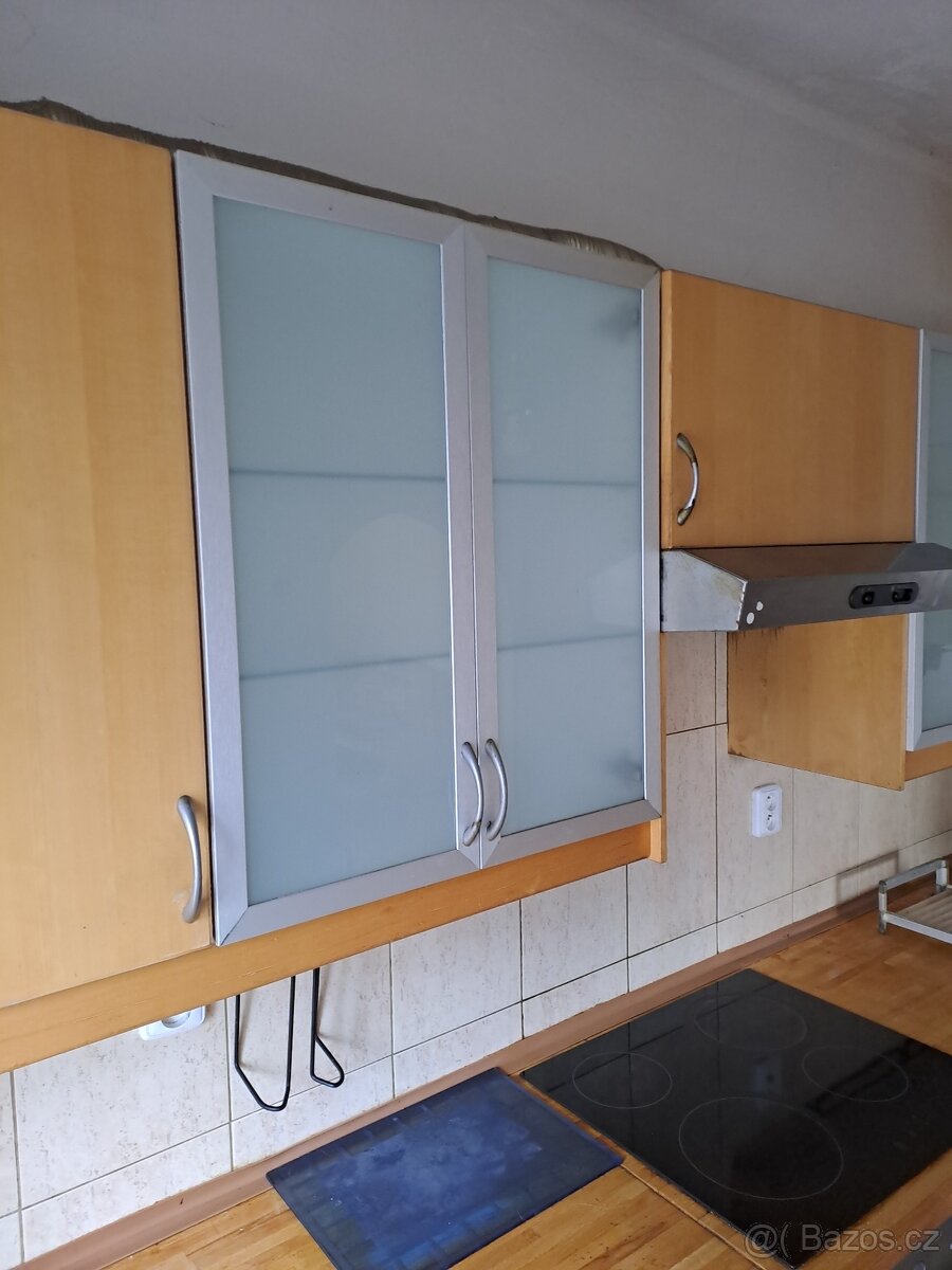 Kuchyňská linka s troubou a varnou deskou - 8