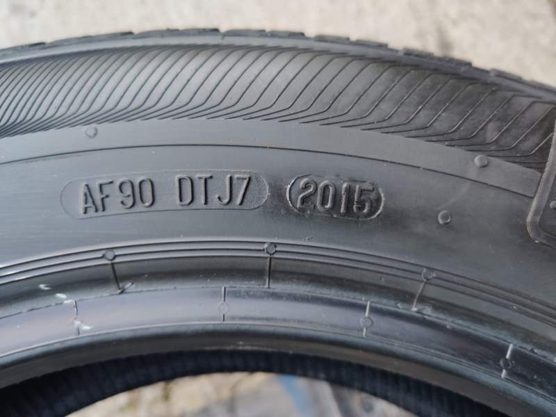 Zimní pneu Semperit SPGrip2 185 60 15 - 8