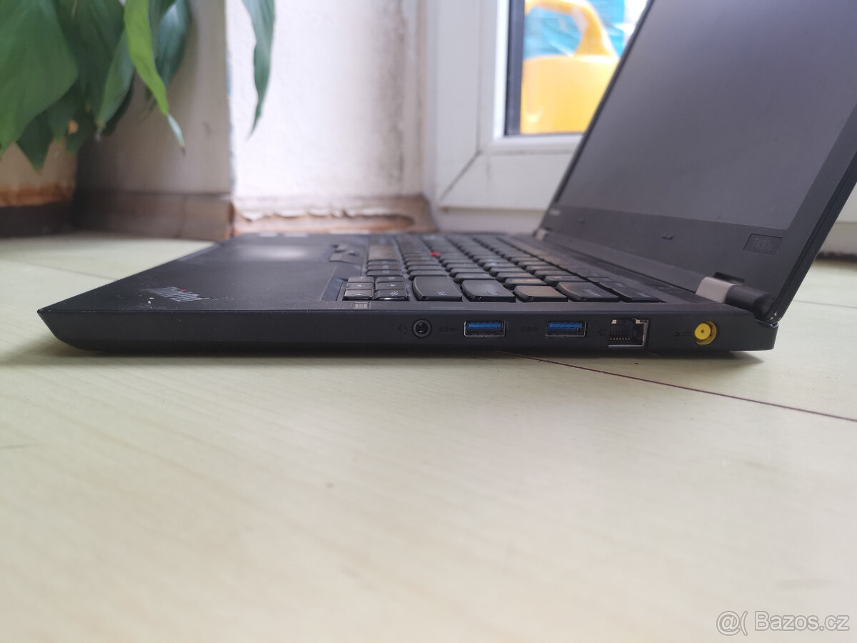 Lenovo Thinkpad T430u - OK + 2 nefunkcni na dily - 8