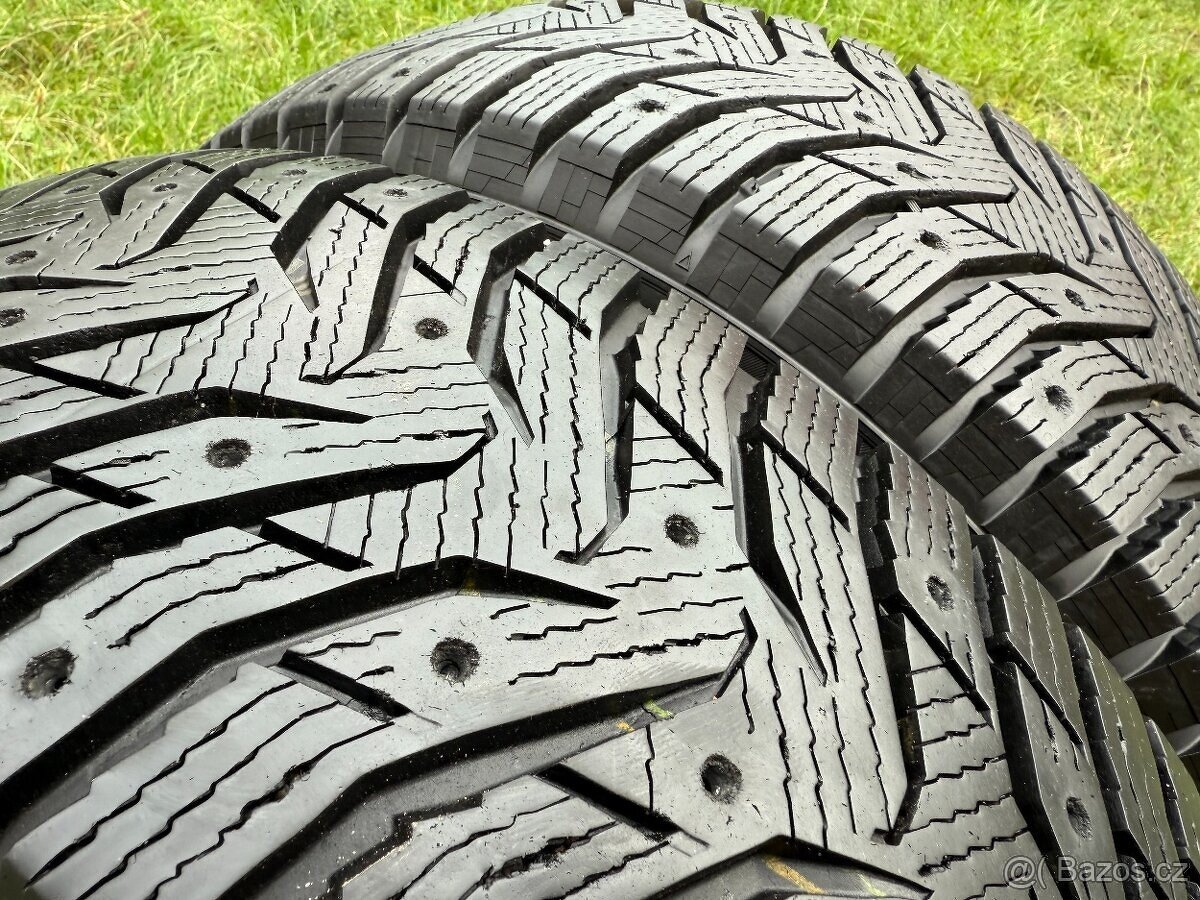 2x Zimní pneu Kumho WinterCraft Ice WI31+ - 215/65 R16 - 95% - 8