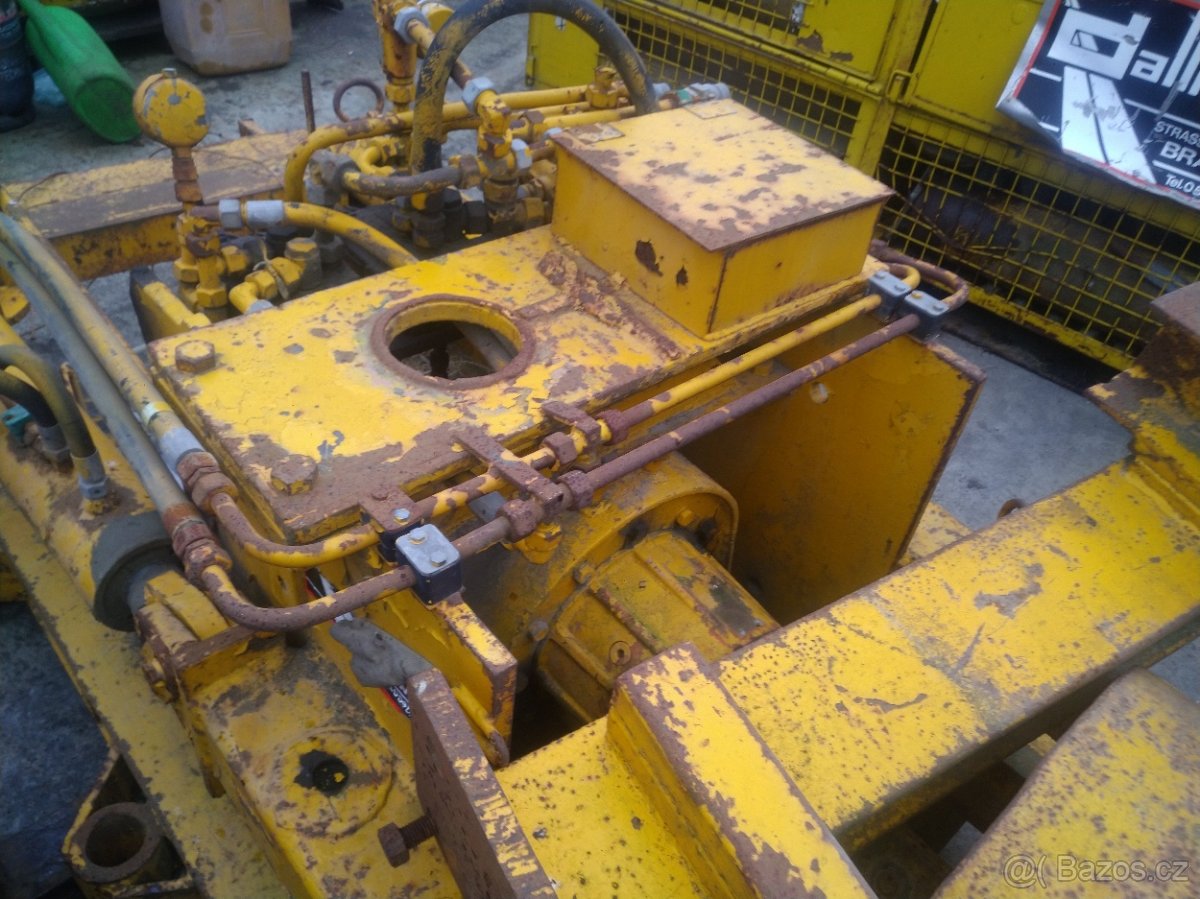 Vrtná souprava pro vrtání studní a zemních protlaků - 8