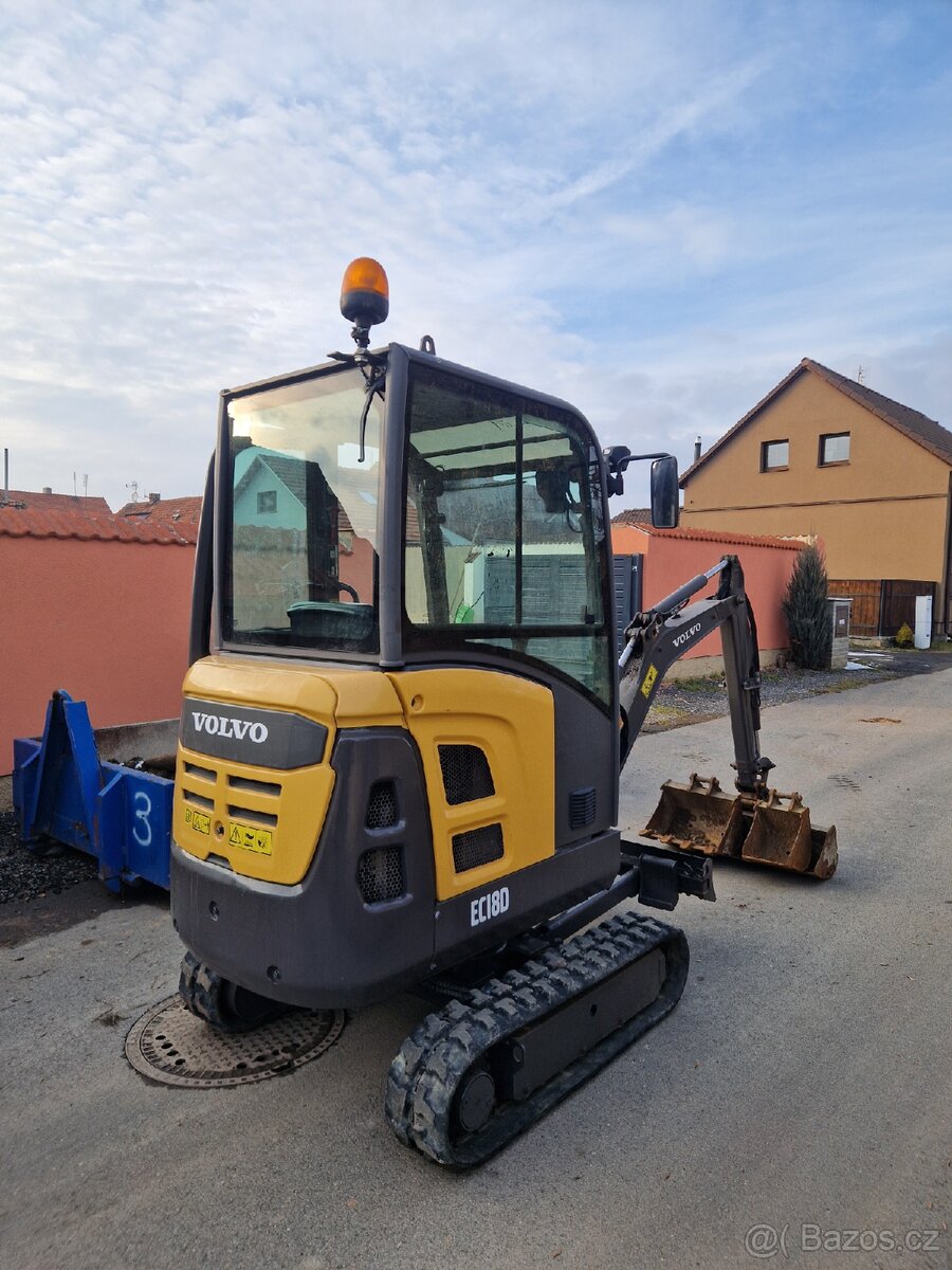 PRODÁM MINIBAGR VOLVO EC18D R.V 2018 - 8