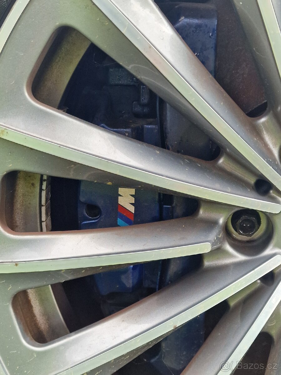 BMW 750i 4.4 V8 bi-turbo F01 2009 - 8