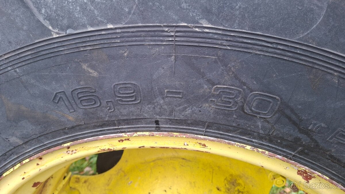 Zetor kompletní kola 16,9 - 30 - 8
