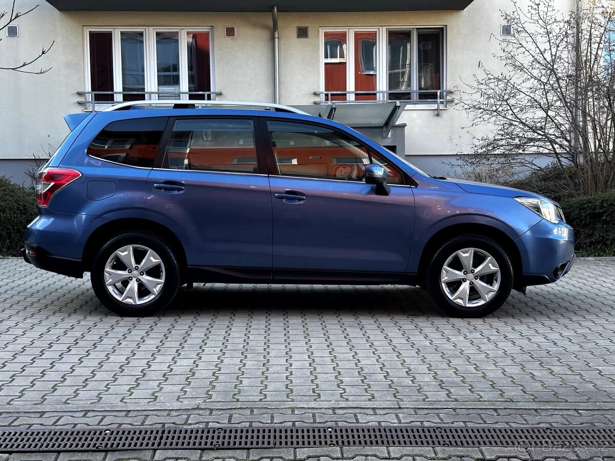 Subaru Forester SJ 2.0 D 4x4 Kůže Navi Xenony Panorama Tažné - 8