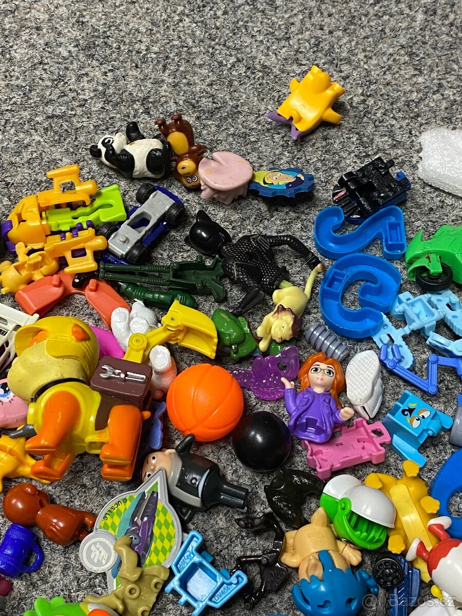 hračky staré hračky figurky kinder surprise autíčka - 8