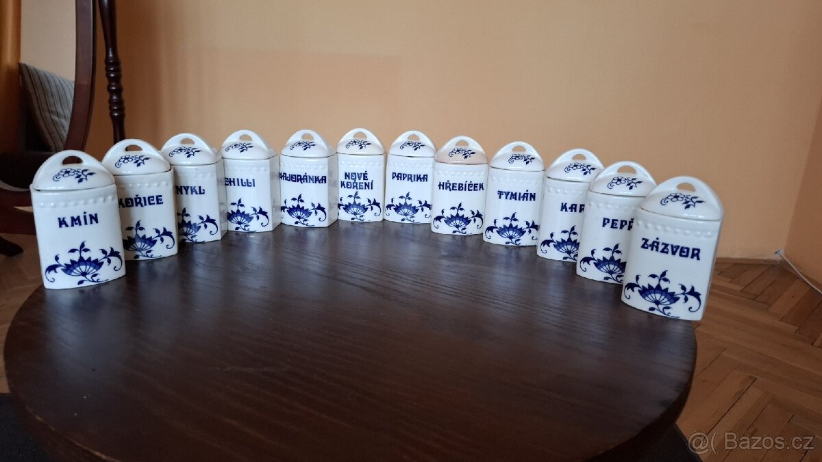 Různé bytové dekorace a cibuláky - 8