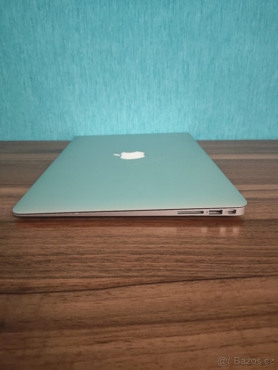 MacBook Air 2017 | i5 • 8GB • 128GB - 8