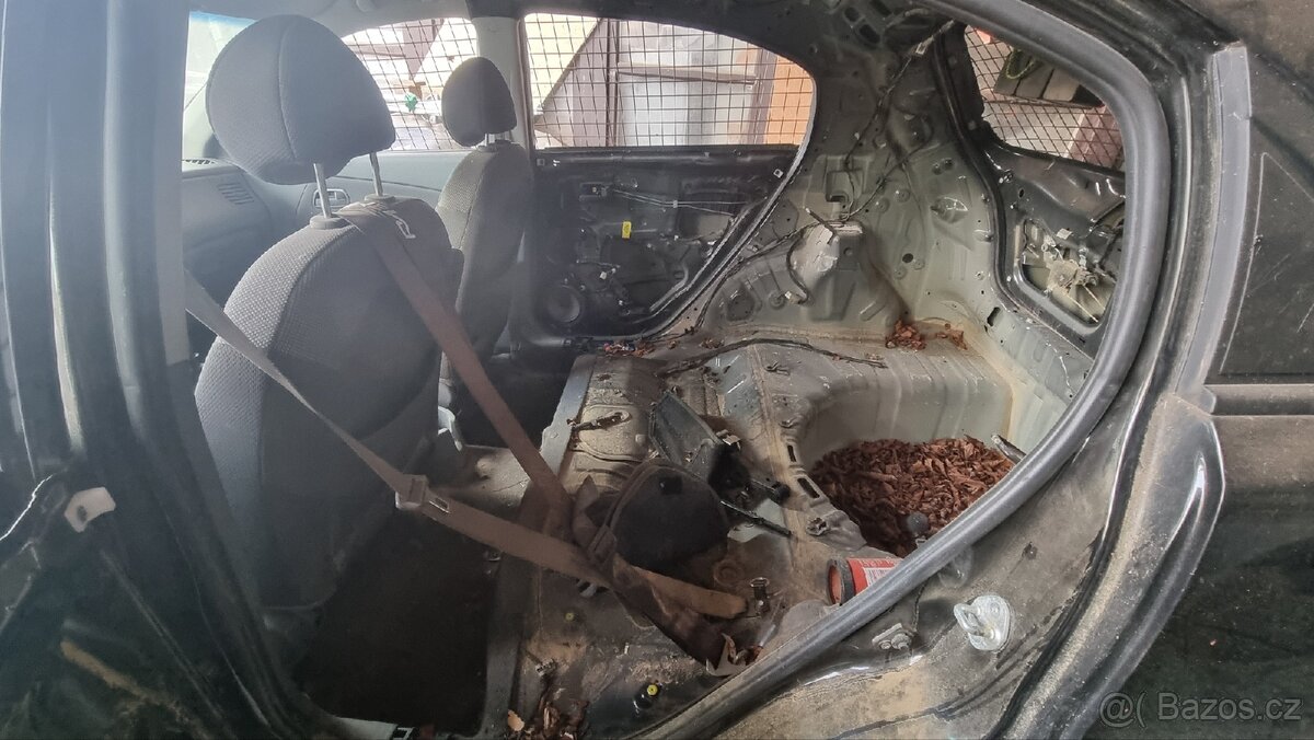 Autocross Kia Rio 2 1.4 16V - 8