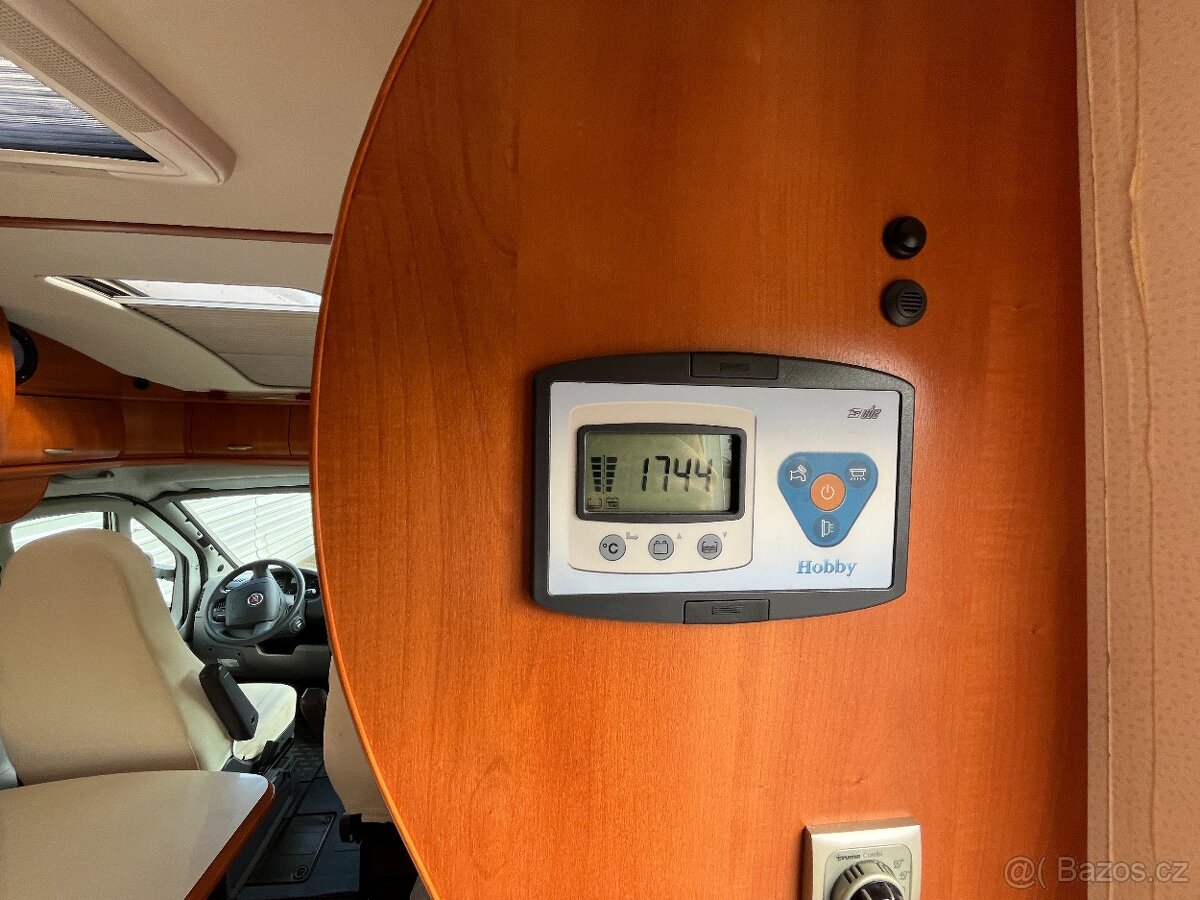 Fiat Ducato 3.0 160 koní, polointegrovaná nástavba Hobby - 8