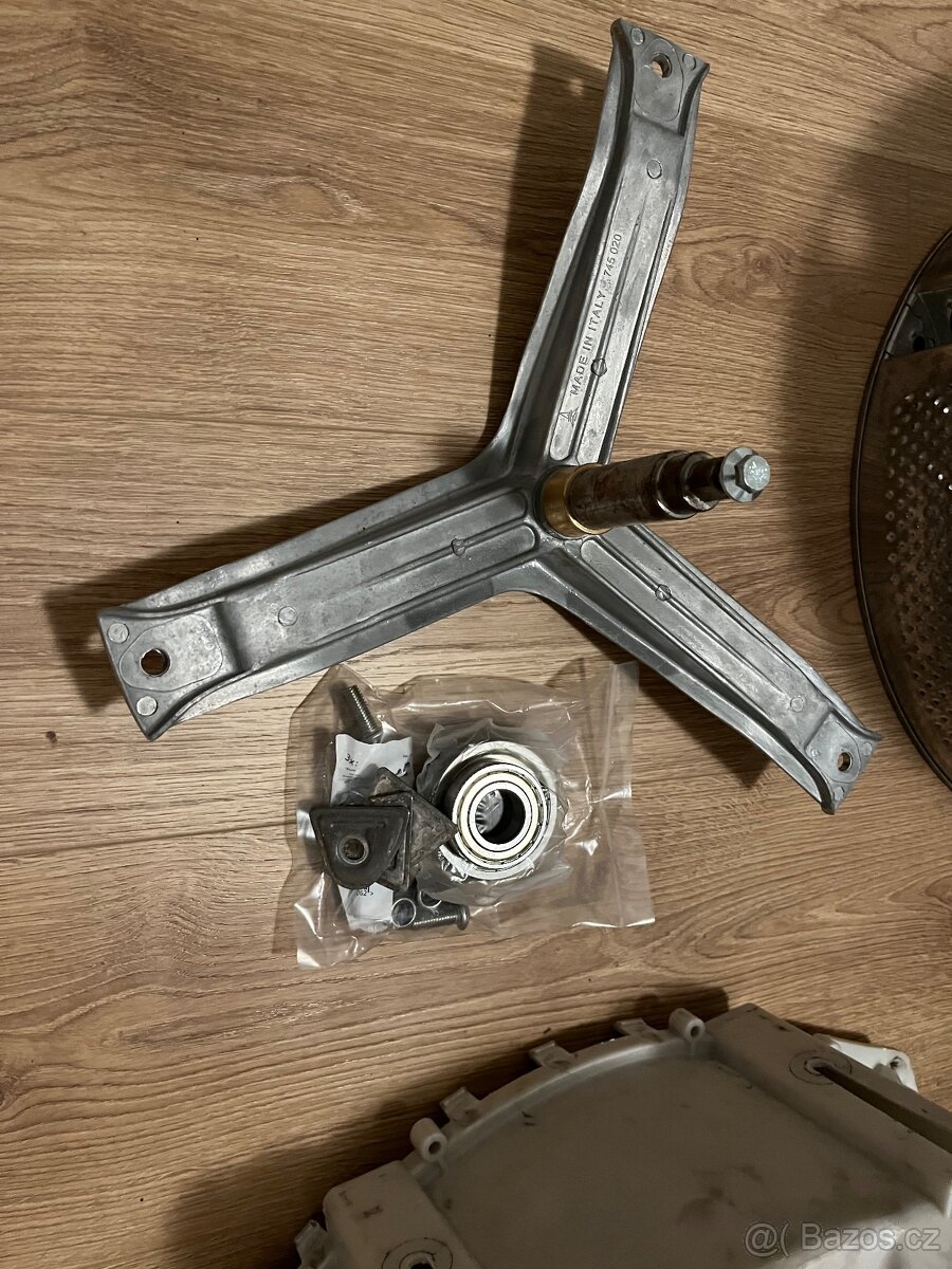 Nabízím díly na pračku Bosch - 8