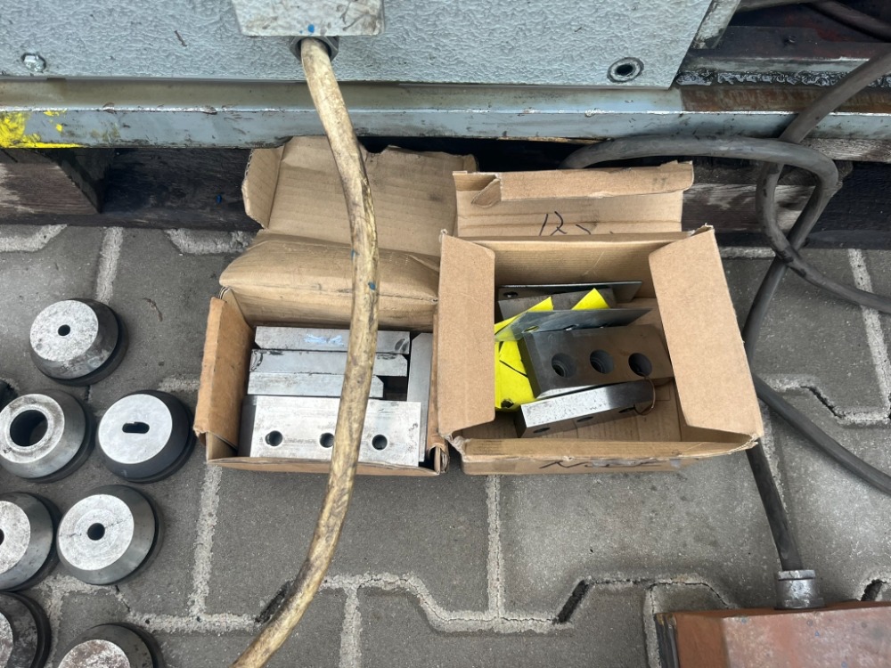 205. Vysekávací stroj Sázavan – děrovací stroj - 8