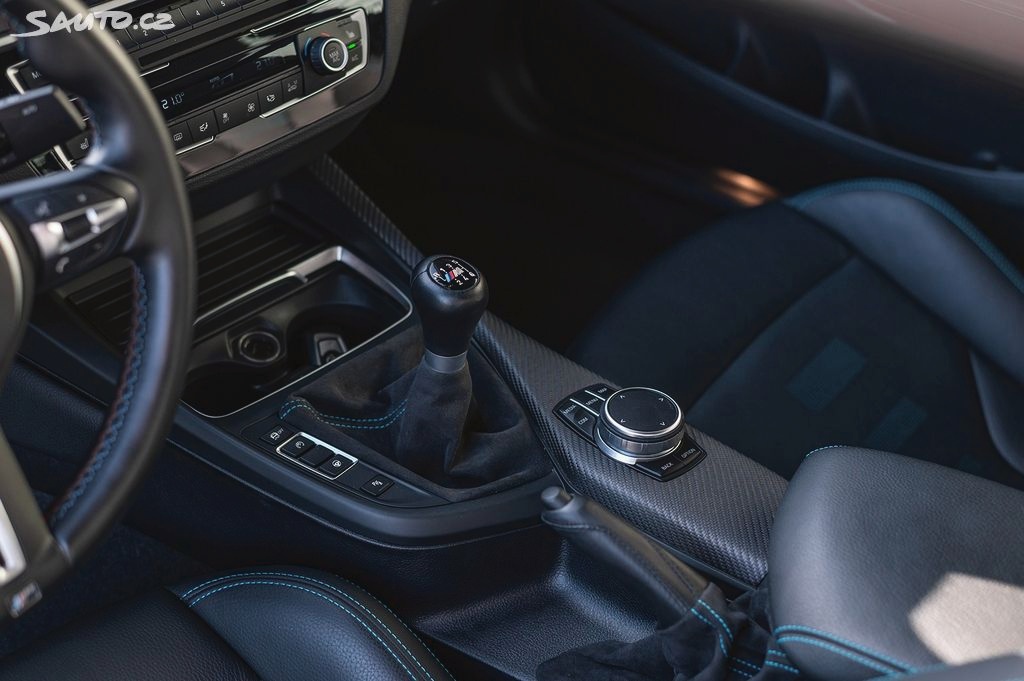 BMW M2, Competition Manual - 8