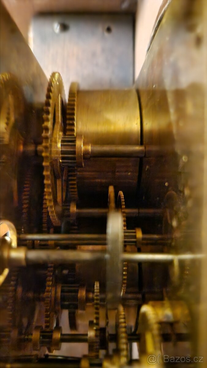 KRBOVÉ HODINY,JUNGHANS TOP STAV - 8