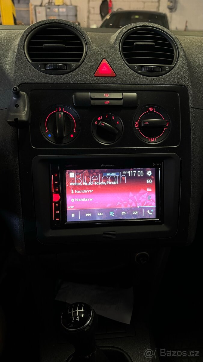 VW Caddy Life 5 míst 1.4 16v krásný stav - 8