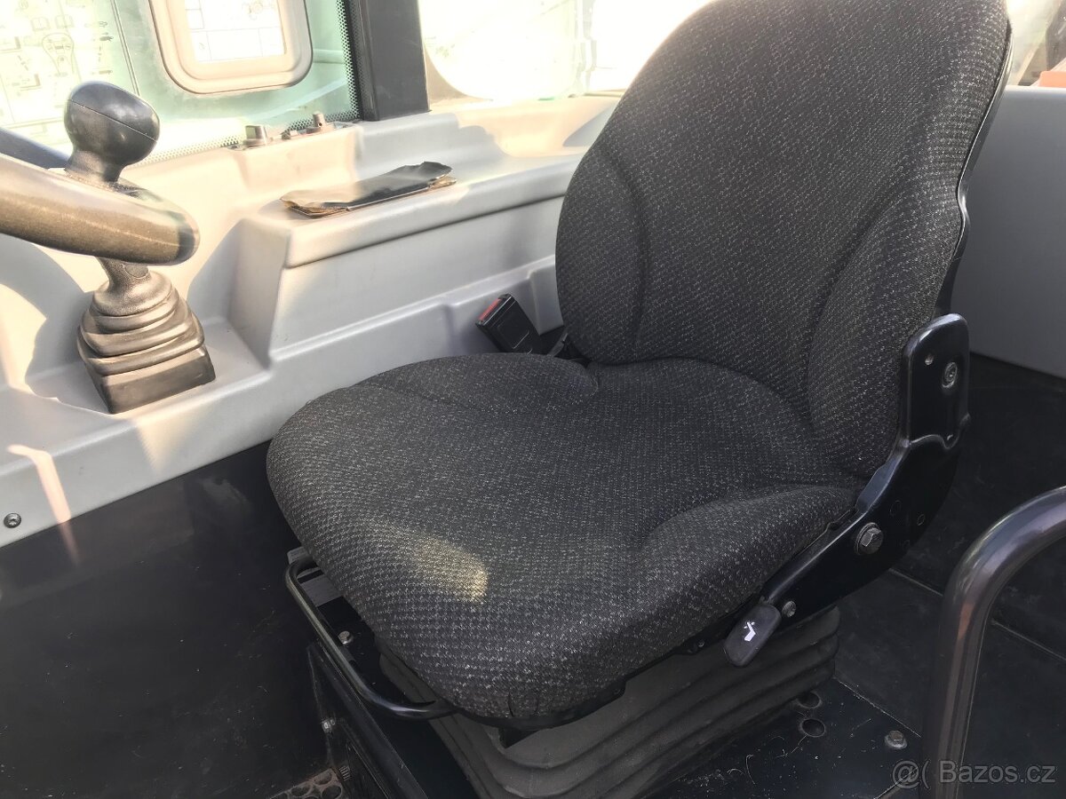 Teleskopický manipulátor Bobcat TL 470 XHF - 8