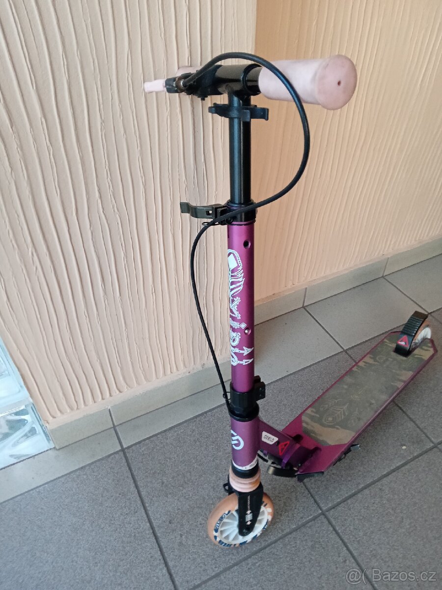 Dětská koloběžka - 8