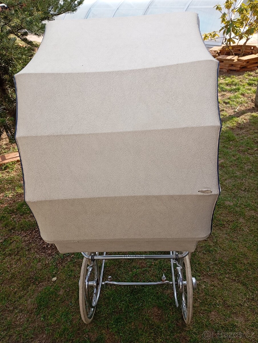 Retro kočárek na dítě - 8