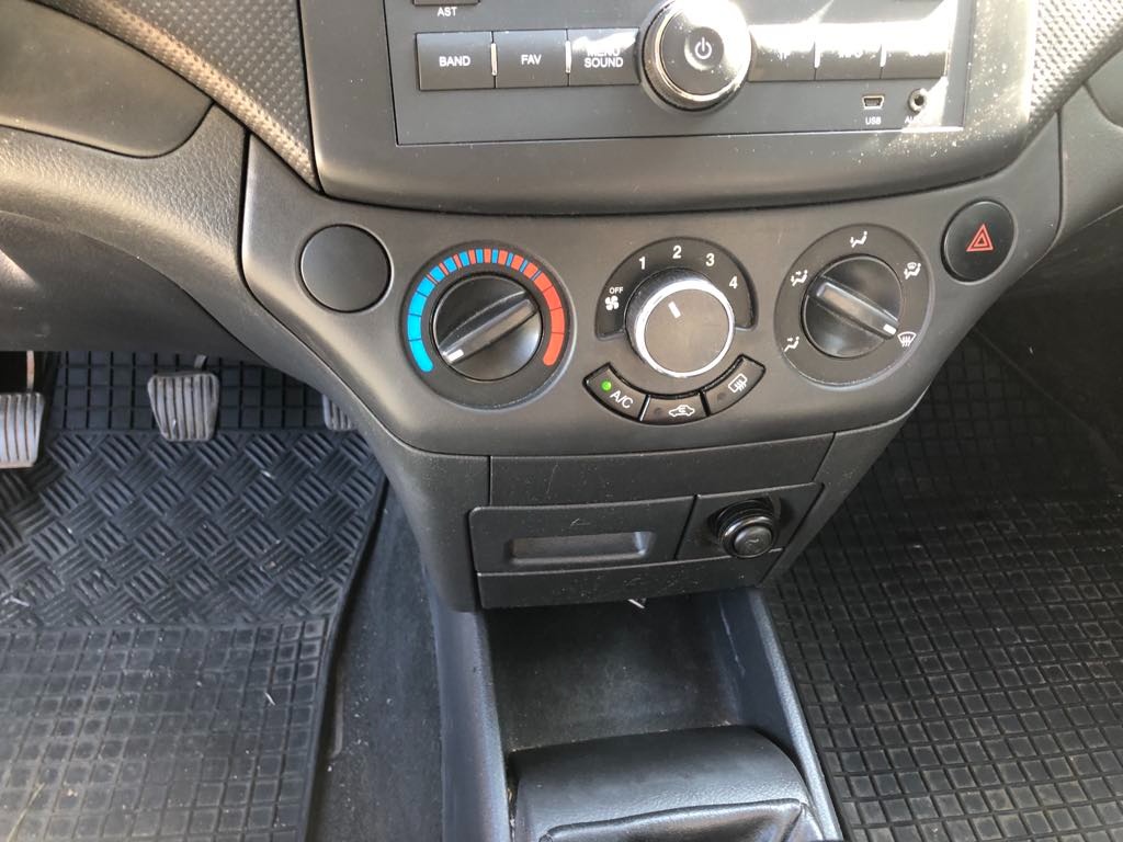 Chevrolet Aveo - 8