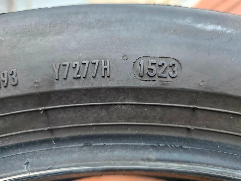 Letní Pirelli 225/50/18 - 8