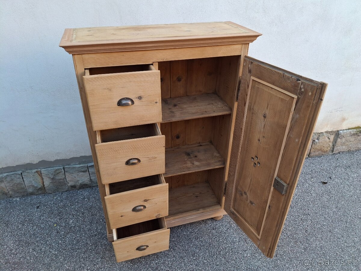 STAROŽITNÁ CHLEBOVKA PO ODBORNÉ RENOVACI - 8