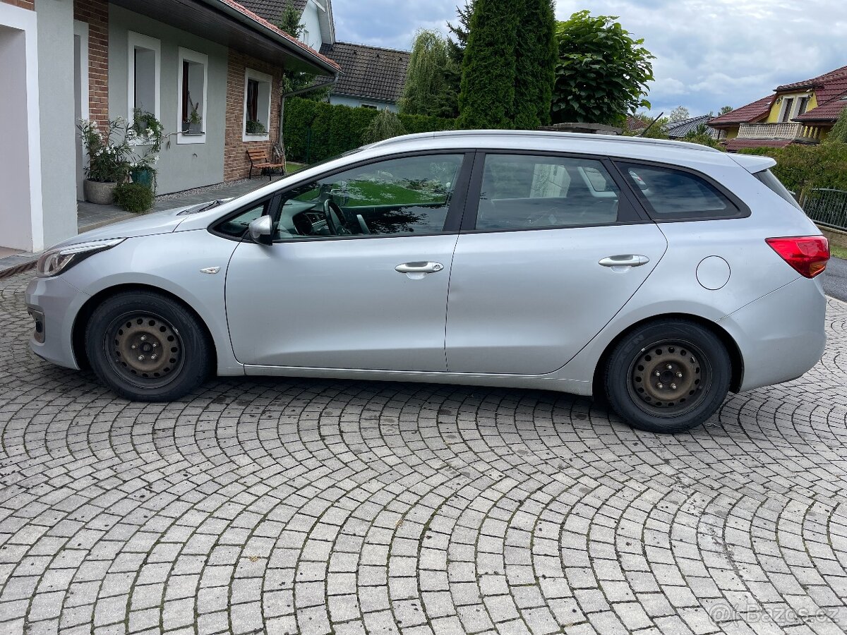 KIa Ceed 1,6 GRDi 100kW - 8
