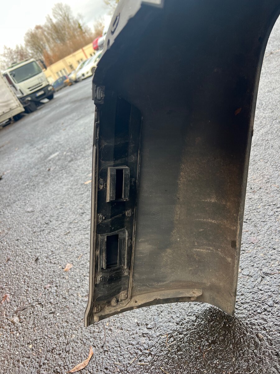 Zadní nárazník VW T5 - 8