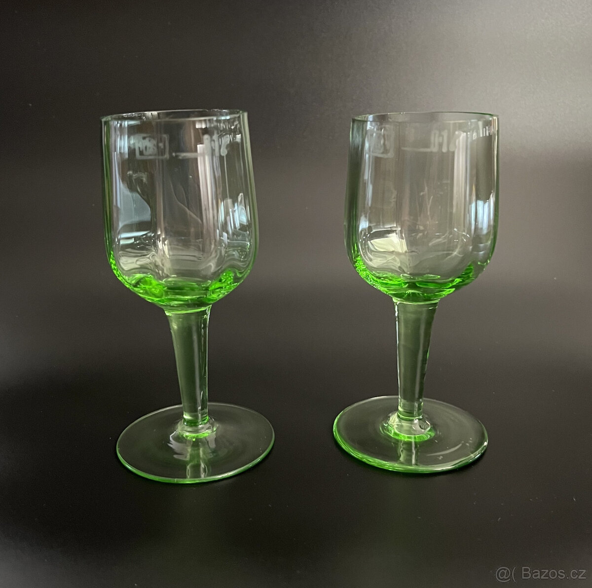 2x starožitná sklenice cejch 0.1l, uranové sklo - 8