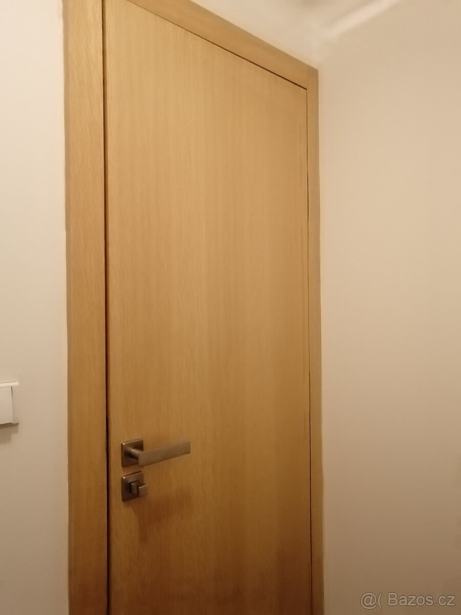 1x OBŘÍ posuvné dveře a 5x bezfalcové dveře - 8