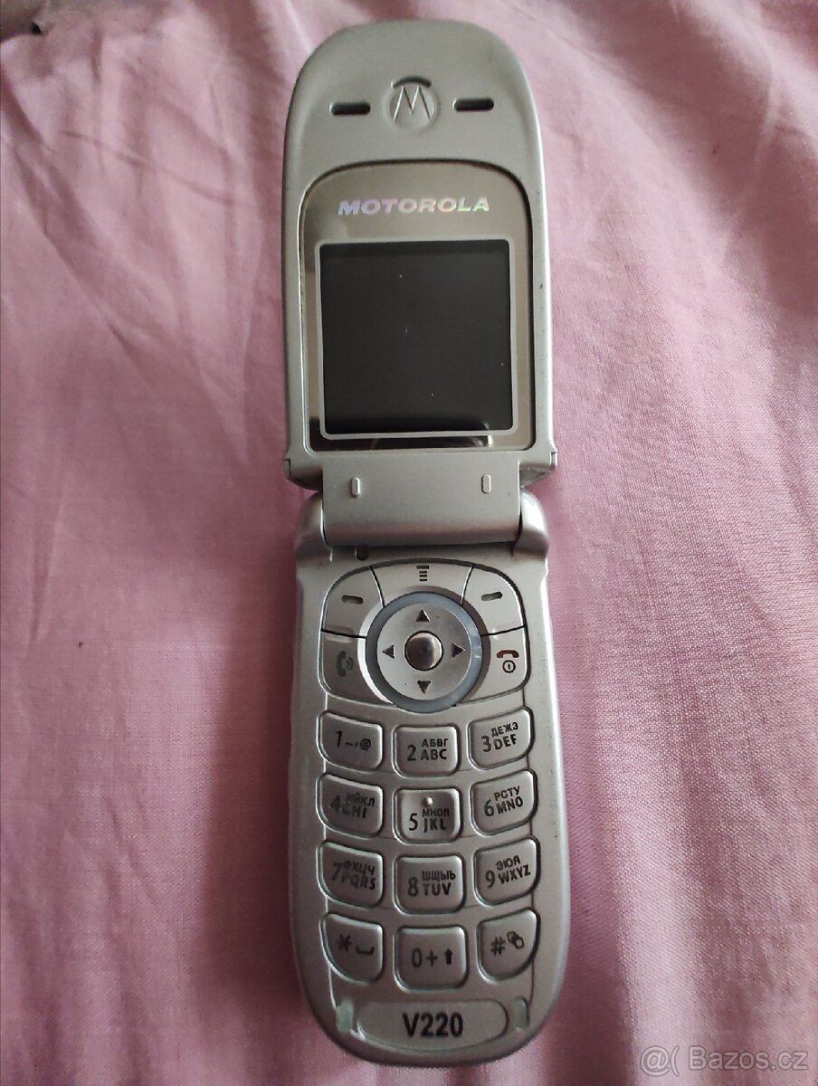 Motorola v220 zánovní - 8