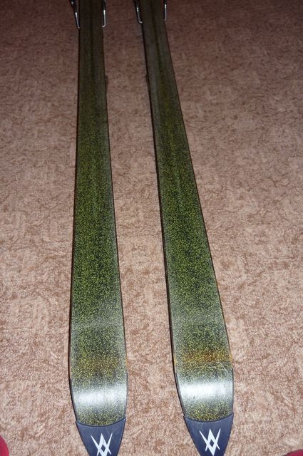 Sjezdové lyže Völk - 8