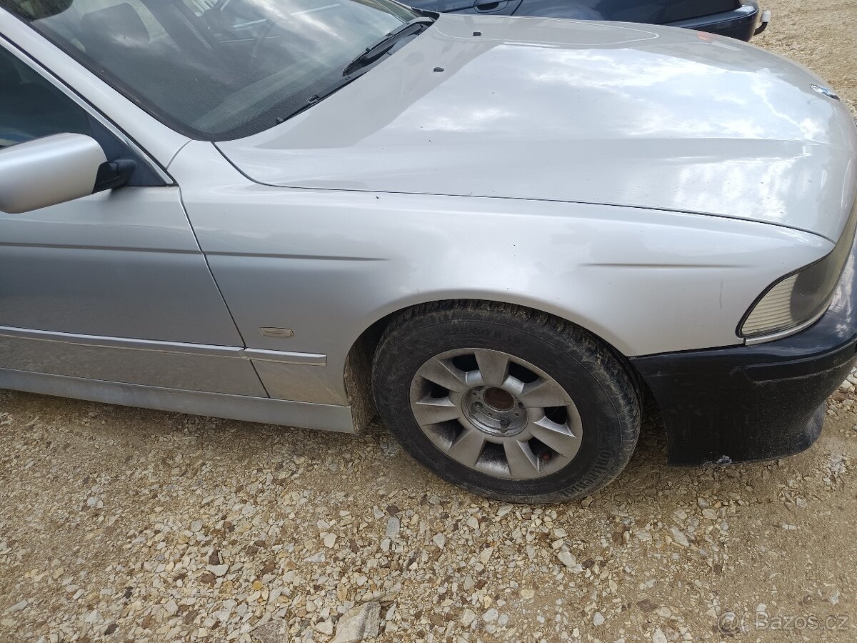 BMW E39 - dveře boční různých barev bez koroze - 8