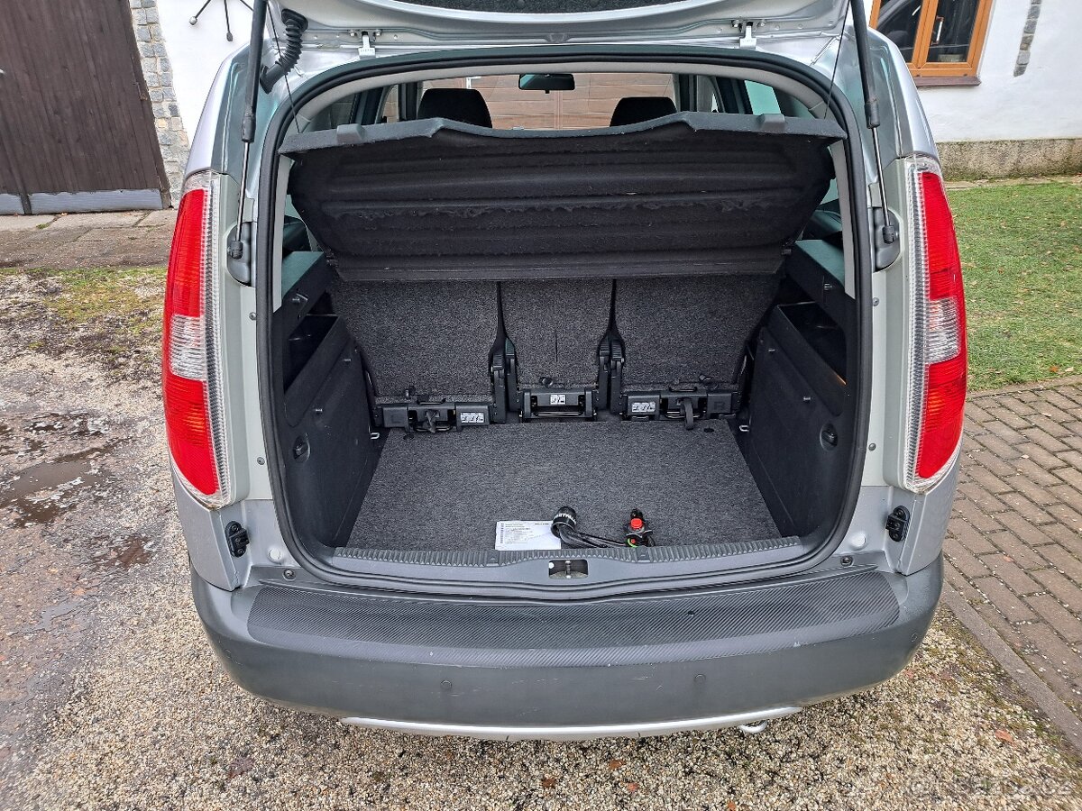 Škoda Roomster 1.2tsi Scout - 8
