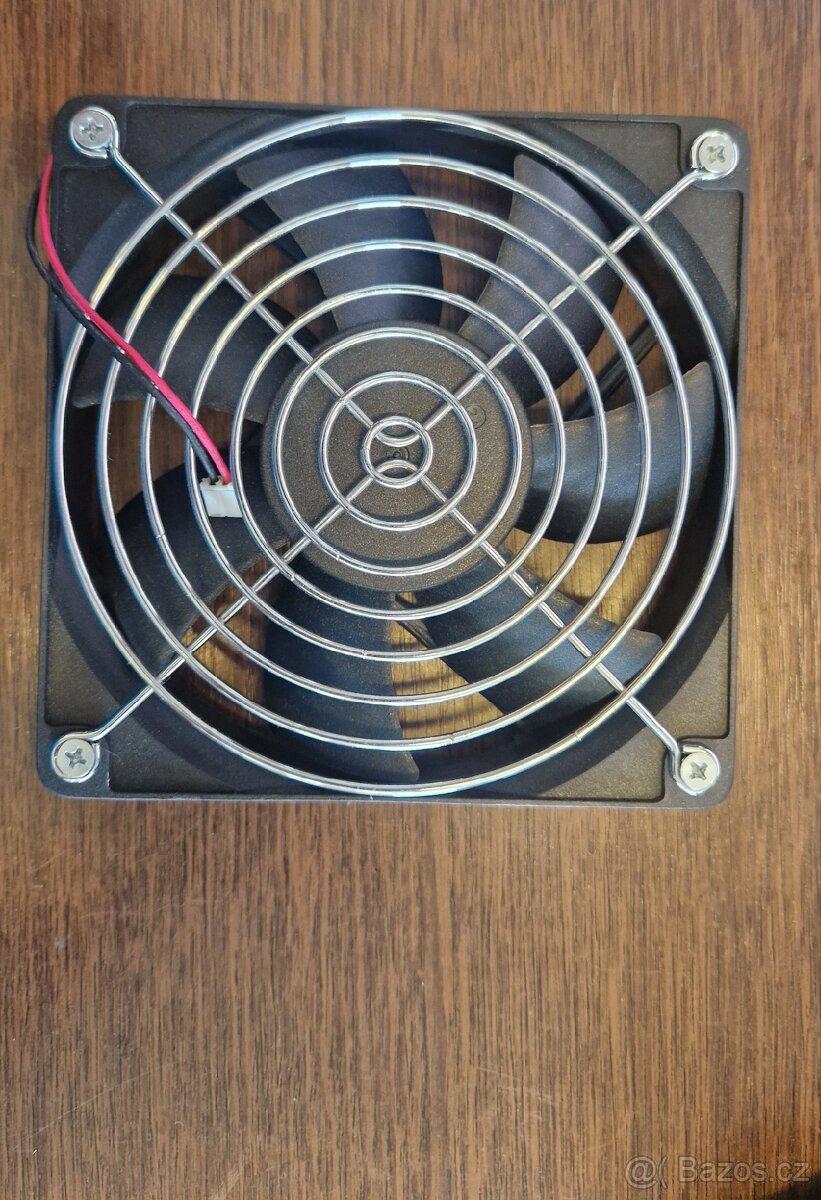Ventilátory k PC 12V a rozdvojka napájení ventilátorů - 8