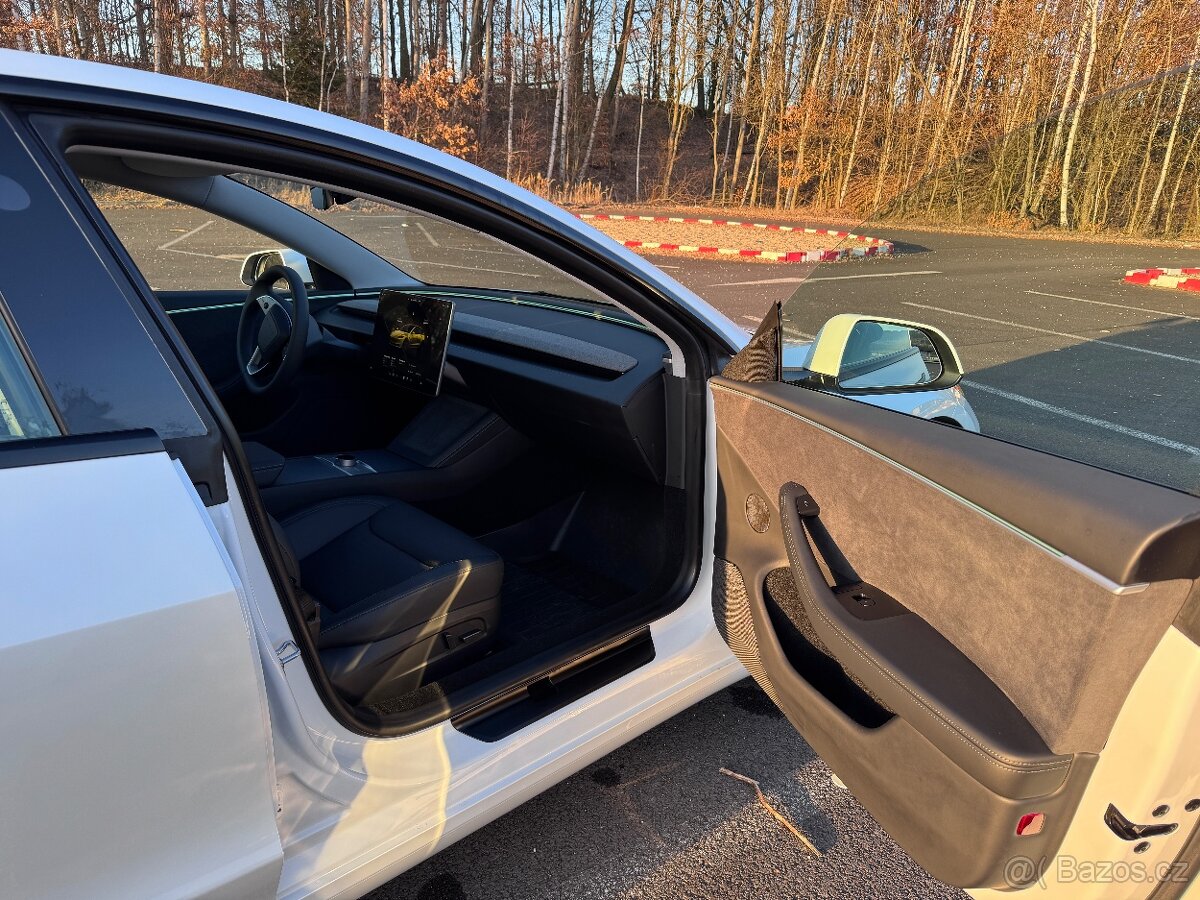 Tesla Model 3 Long Range AWD - 8