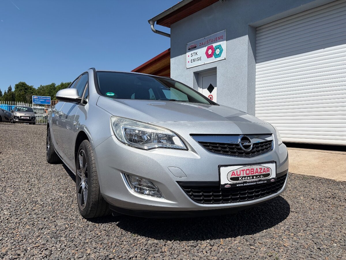 Opel Astra, J KOMBI 1,6 85kW, SERVISKA - 8
