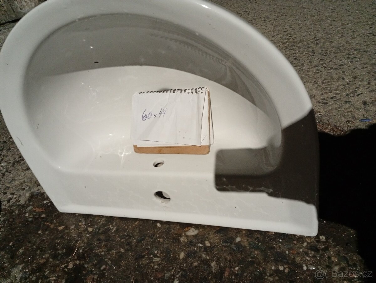 Umyvadla, bidety a WC - 8
