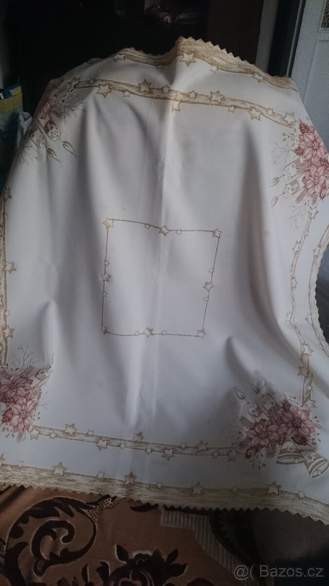 Záclony, červené závěsy, ubrus. - 8