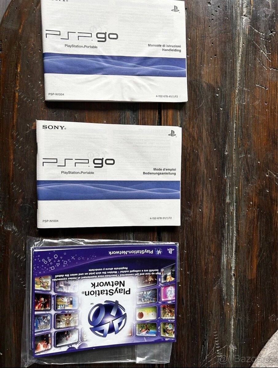 Sony Playstation Portable,PSP Go 16GB, Piano Black - 8