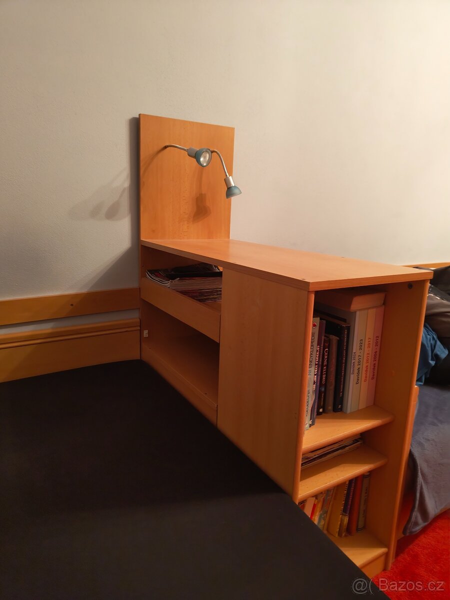 Nábytek z pokoje - 8