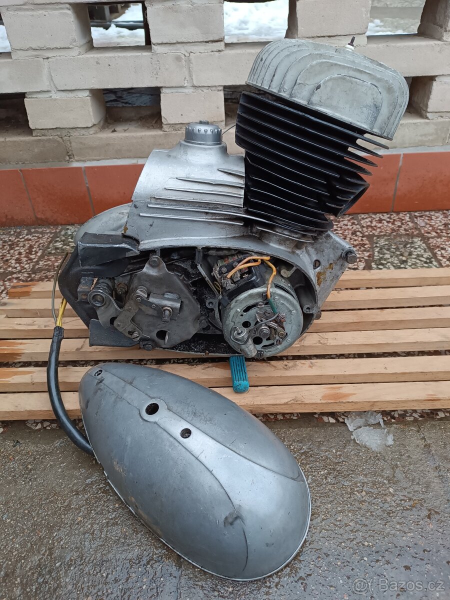 Motor Jawa 250, typ 559 panelka - 8