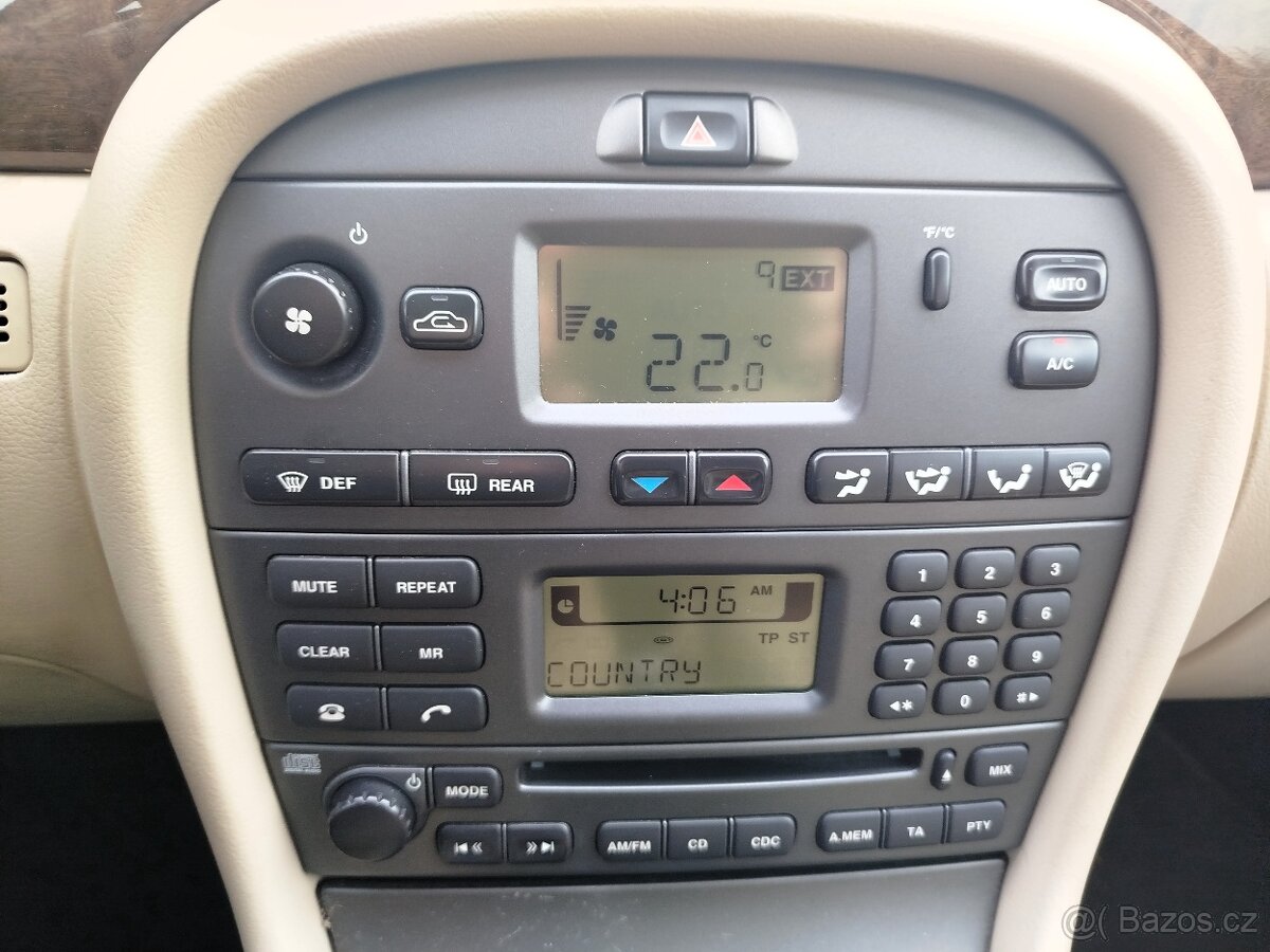 Jaguar X-Type, 2.5 V6 AWD - 8