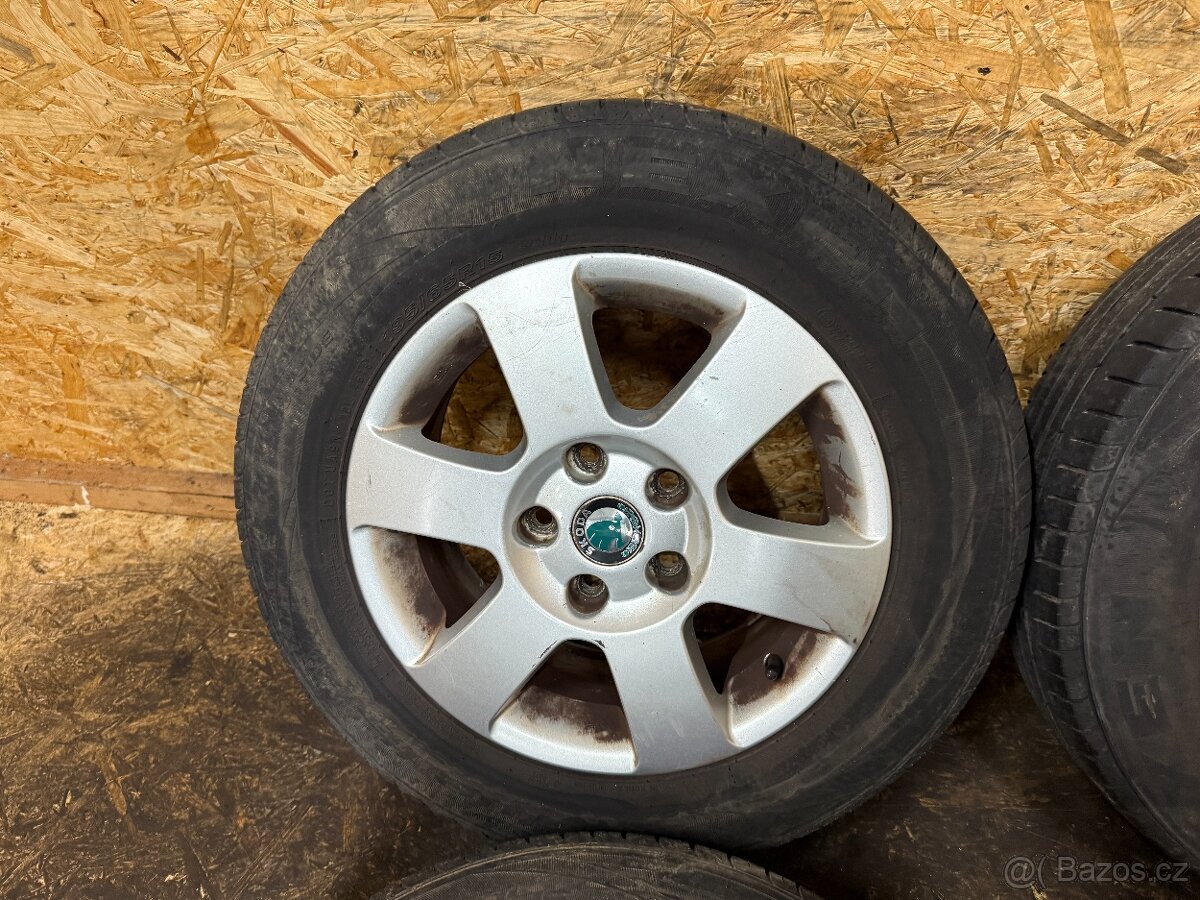 SADA ALU KOL ŠKODA 1Z0601025K 5x112 57,1mm ET47 195/65 R15 - 8