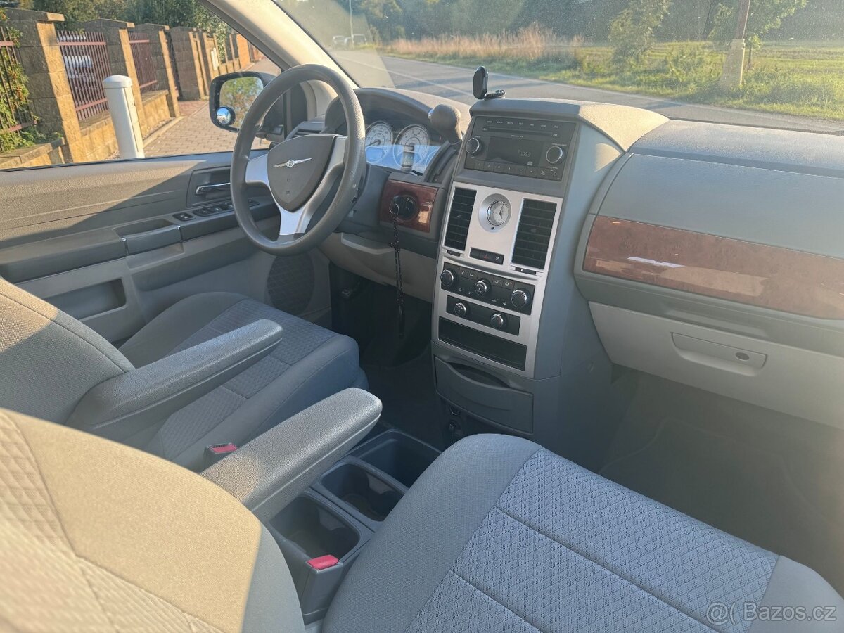 Chrysler Town Country 3,3 V6 RT 2009 DPH - 8